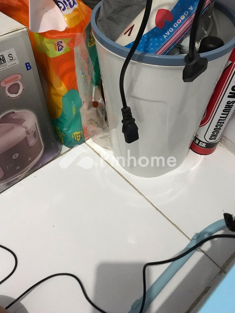 dijual rumah di kebon pisang - 2