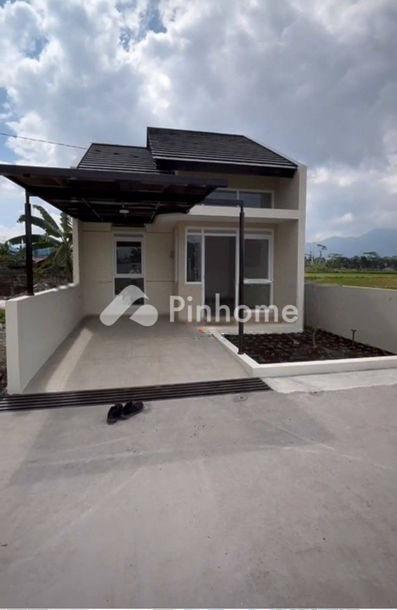 dijual rumah 1 lantai 2kt 60m2 di jl parakansaat arcamanik - 1