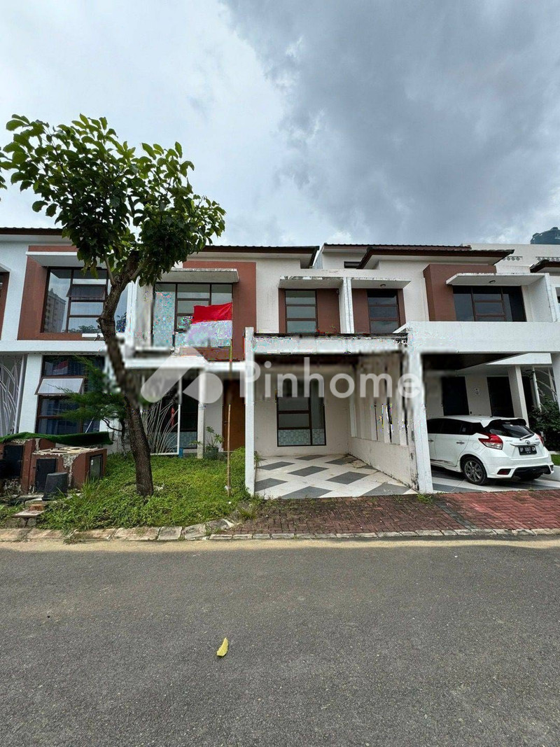 dijual rumah 2 lantai 3kt 120m2 di perumahan grand orchid - 1