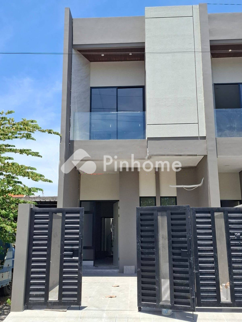 dijual rumah 1 lantai 4kt 90m2 di tenggilis mejoyo - 1