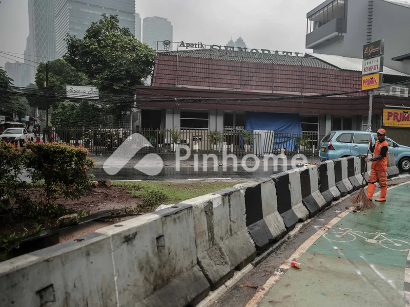 disewakan rumah  di cihuni - 2