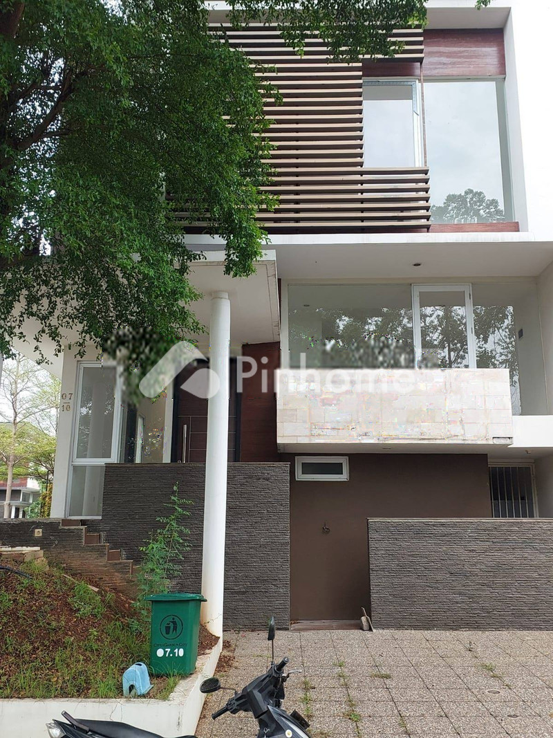 dijual rumah 2 lantai 180m2 di kalideres - 1