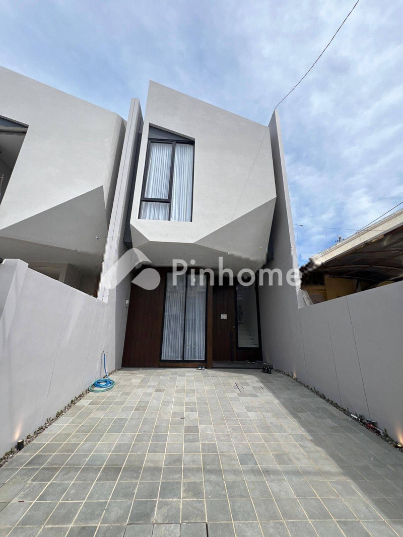 dijual rumah 1 lantai 3kt 80m2 di mulyorejo - 1