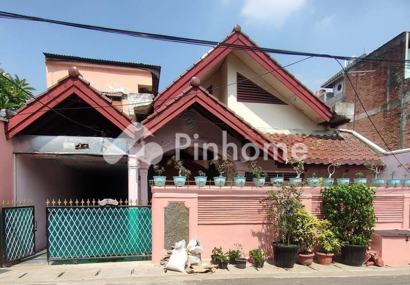 dijual rumah 2 lantai 9kt 245m2 di kapitan klender jakarta timur - 1