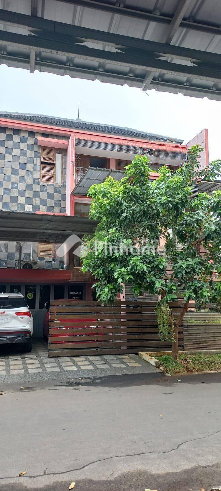 dijual rumah 2 lantai 4kt 200m2 di tangerang - 1