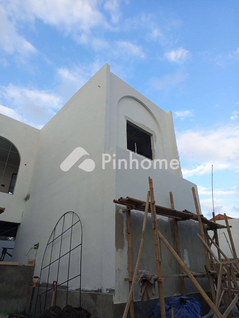 dijual rumah 2 lantai 3kt 165m2 di cepaka - 1