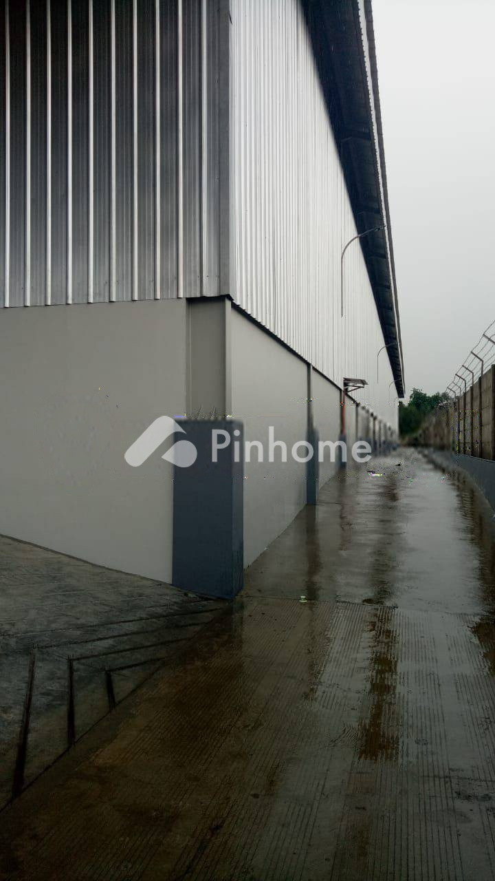 dijual gudang 12594m2 di deltamas - 2
