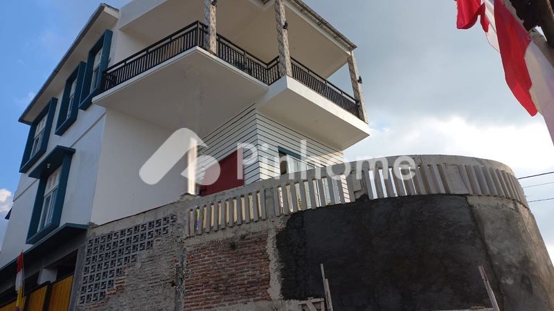 dijual rumah bshsh di baru