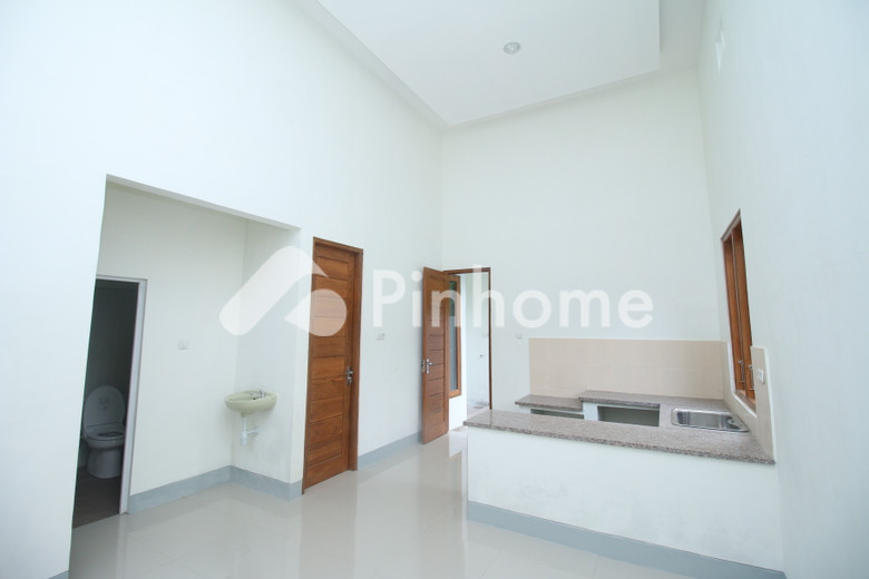 rumah yang nyaman untuk rebahan - 6