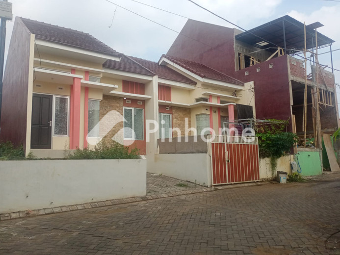 rumah yang nyaman untuk rebahan - 10