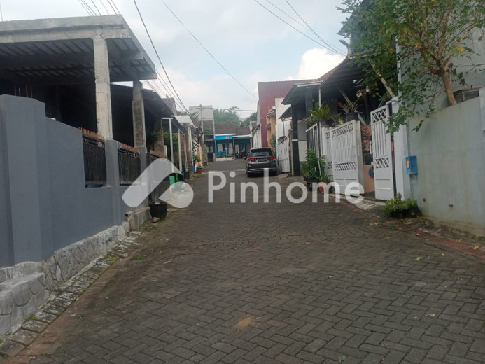 rumah yang nyaman untuk rebahan - 12