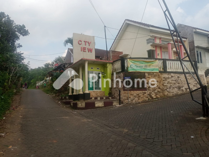 rumah yang nyaman untuk rebahan - 14