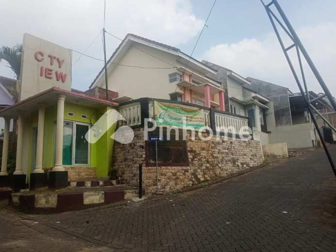 rumah yang nyaman untuk rebahan - 15