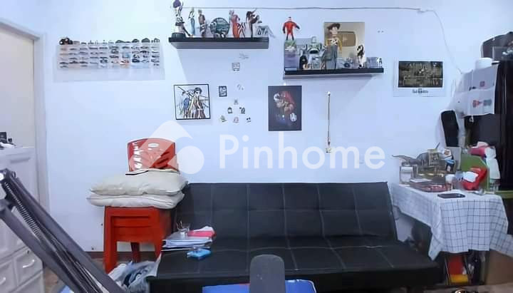 dijual rumah kedua di ujan mas