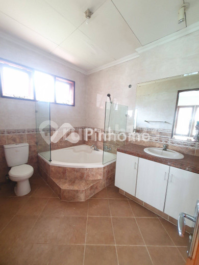 dijual rumah 2 lantai 5kt 1420m2 di kemang selatan - 2