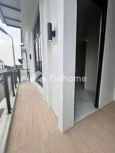 dijual rumah 2 lantai 2kt 72m2 di komplek reyhan haus jln setia budi dalam - 7