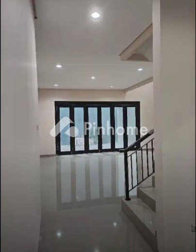 dijual rumah 1 lantai 5kt 198m2 di gubeng - 2