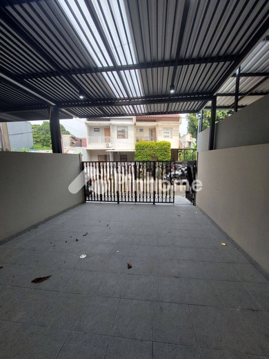 dijual rumah 2 lantai 2kt 100m2 di serpong utara - 3