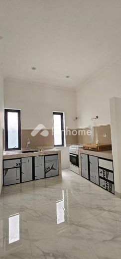 dijual rumah 2 lantai 4kt 135m2 di serpong - 16