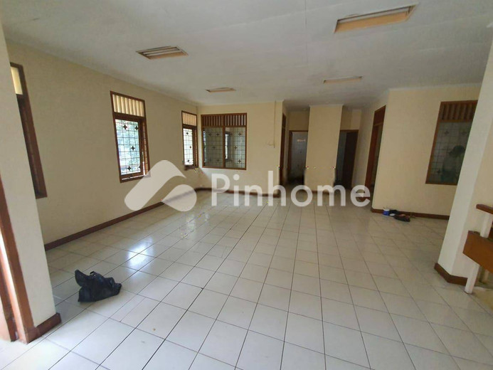 dijual rumah 1 lantai 5kt 176m2 di karet - 4