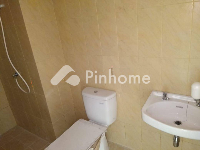 dijual ruko 3 lantai 225m2 di cengkareng - 2