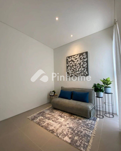 dijual rumah 2 lantai 3kt 53m2 di jl cempaka putih tengah - 2