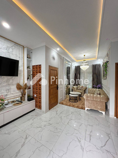 dijual rumah 2 lantai 4kt 119m2 di jagakarsa - 1