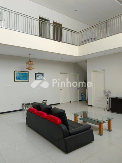 dijual rumah 2 lantai 5kt 312m2 di sawahan - 3