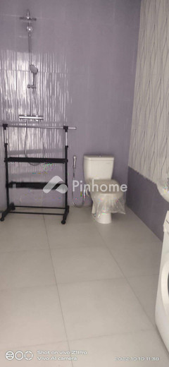dijual rumah 2 lantai 5kt 312m2 di sawahan - 8