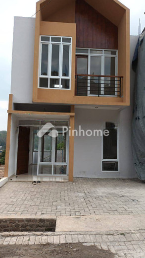 dijual rumah 2 lantai 3kt 70m2 di arcamanik - 2