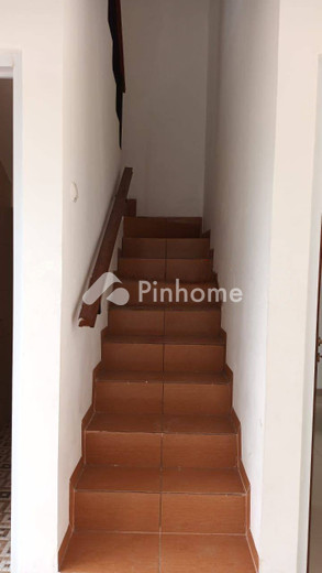 dijual rumah 2 lantai 3kt 70m2 di arcamanik - 3