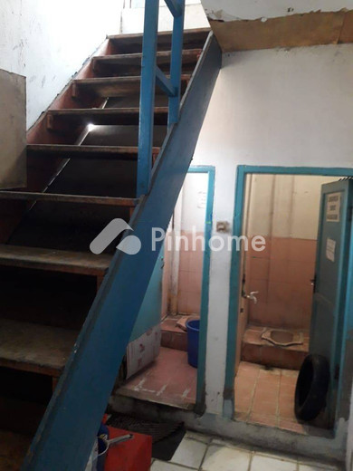 dijual rumah 2 lantai 10kt 180m2 di sukasari 3 - 4