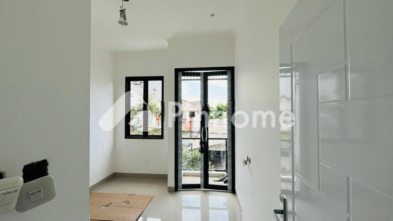 dijual rumah 1 lantai 3kt 45m2 di jl cempaka putih tengah xx - 7