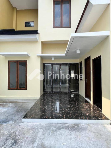 dijual rumah 2 lantai 3kt 184m2 di selangkah ke jalan karaangrejo raya banyumanik - 2