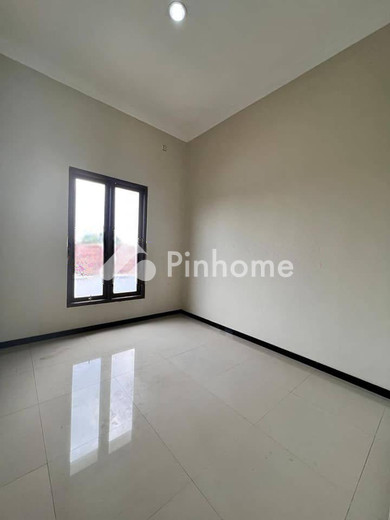 dijual rumah 2 lantai 3kt 184m2 di selangkah ke jalan karaangrejo raya banyumanik - 9