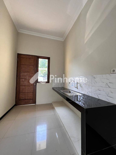 dijual rumah 2 lantai 3kt 184m2 di selangkah ke jalan karaangrejo raya banyumanik - 10