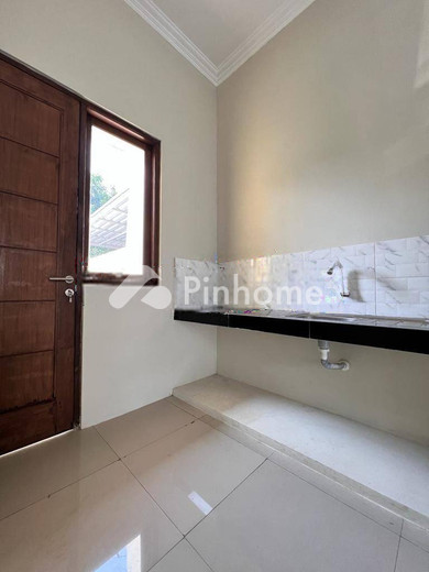dijual rumah 2 lantai 3kt 184m2 di selangkah ke jalan karaangrejo raya banyumanik - 11