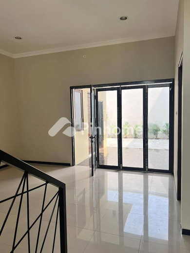 dijual rumah 2 lantai 3kt 184m2 di selangkah ke jalan karaangrejo raya banyumanik - 14