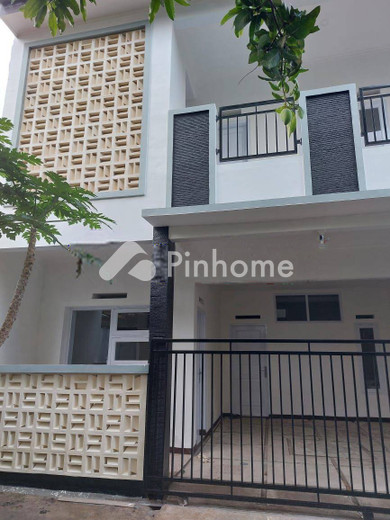 dijual rumah 2 lantai 4kt 78m2 di soekarno hatta  riung bandung - 2
