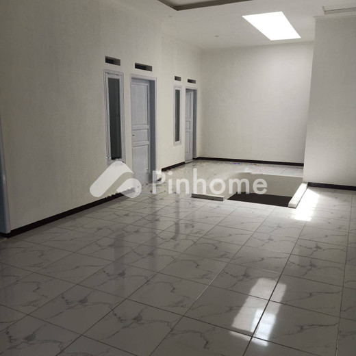 dijual rumah 2 lantai 4kt 78m2 di soekarno hatta  riung bandung - 9