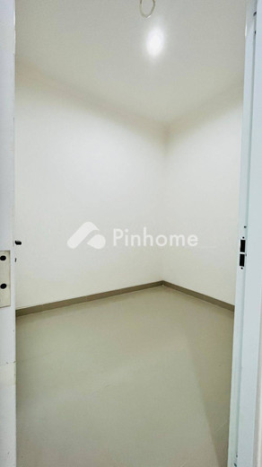 dijual rumah 2 lantai 2kt 20m2 di jl cipinang elok 1 - 6