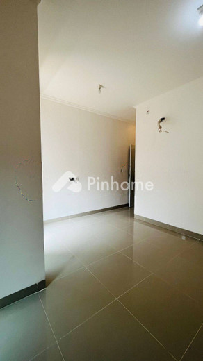 dijual rumah 2 lantai 2kt 20m2 di jl cipinang elok 1 - 7