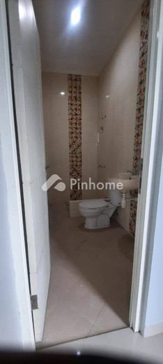 dijual rumah 2 lantai 4kt 126m2 di tenggilis mejoyo - 13