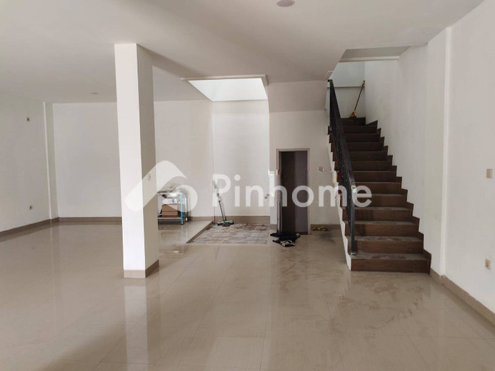 dijual ruko 3 lantai 300m2 di tangerang - 2