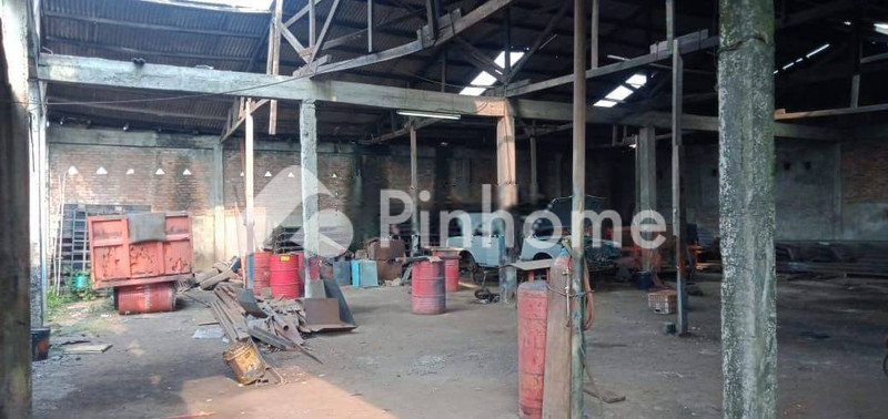 dijual tempat usaha 1550m2 di jalan raya narogong - 6