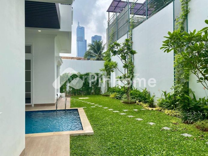 dijual rumah 2 lantai 879m2 di menteng jakarta pusat - 2