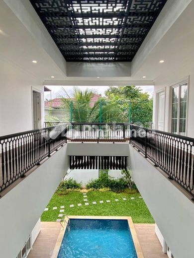 dijual rumah 2 lantai 879m2 di menteng jakarta pusat - 8