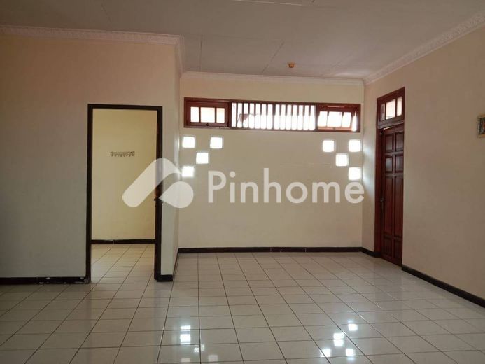 disewakan rumah 2 lantai 7kt 165m2 di mulyorejo - 6