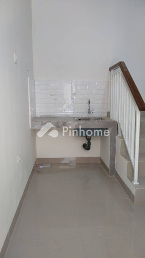 dijual rumah 2 lantai 3kt 36m2 di jalan pisangan baru sebelah kantor kelurahan pisangan baru jakarta timur - 8