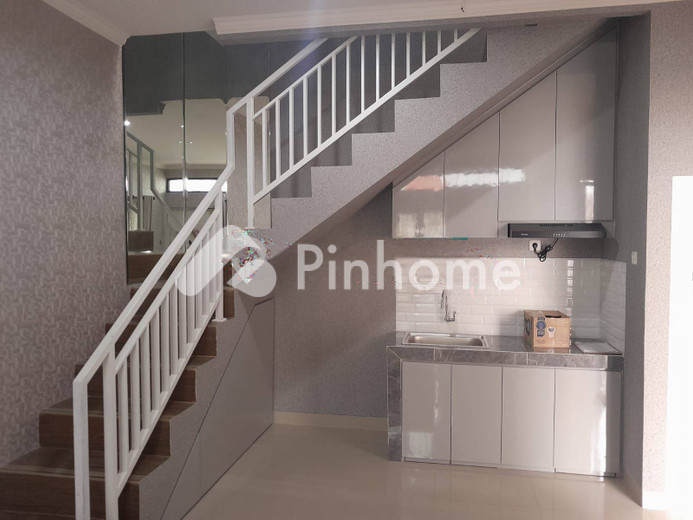 dijual rumah 2 lantai 3kt 76m2 di cipinang baru raya jakarta timur - 6